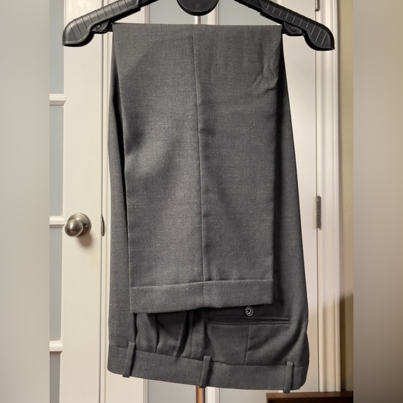 Pronto Uomo Men’s 44R Charcoal Gray Suit - Picture 2 of 12